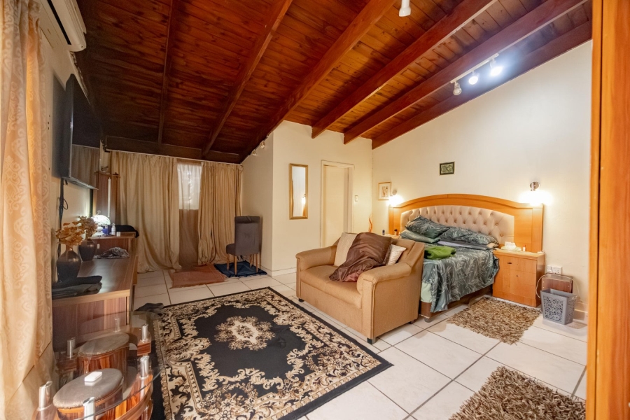 6 Bedroom Property for Sale in Westville Central KwaZulu-Natal