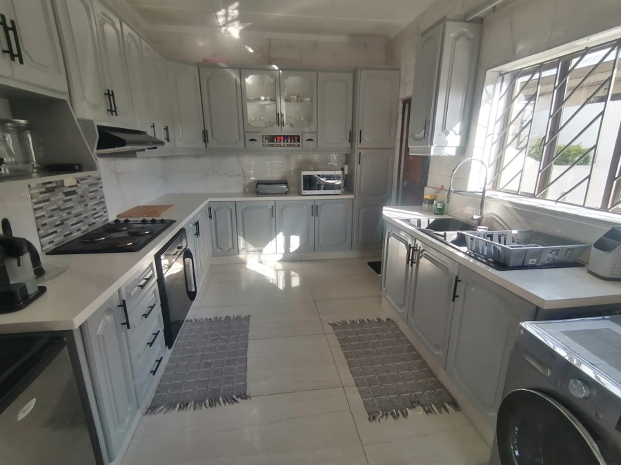 4 Bedroom Property for Sale in Sarnia KwaZulu-Natal