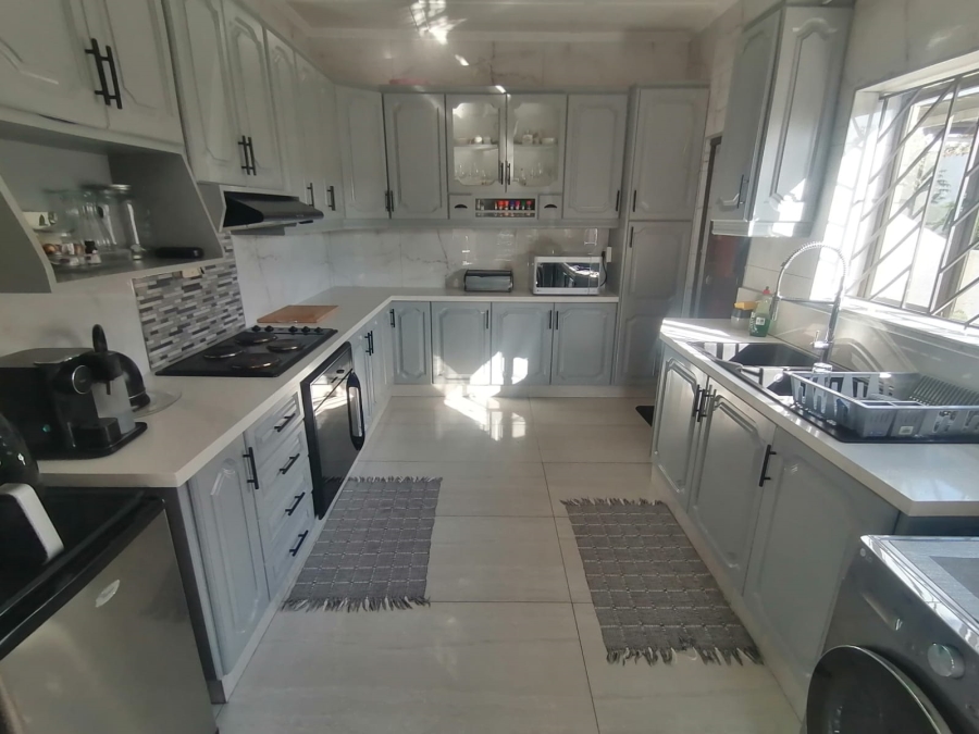 4 Bedroom Property for Sale in Sarnia KwaZulu-Natal