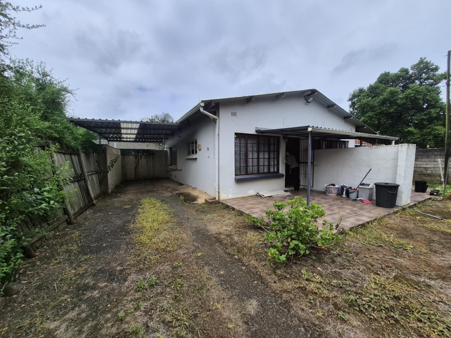 8 Bedroom Property for Sale in Chasedene KwaZulu-Natal