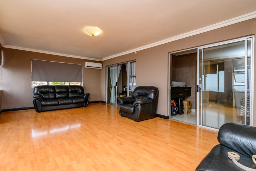 3 Bedroom Property for Sale in Treasure Beach KwaZulu-Natal