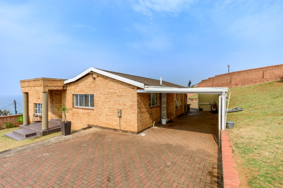 3 Bedroom Property for Sale in Treasure Beach KwaZulu-Natal