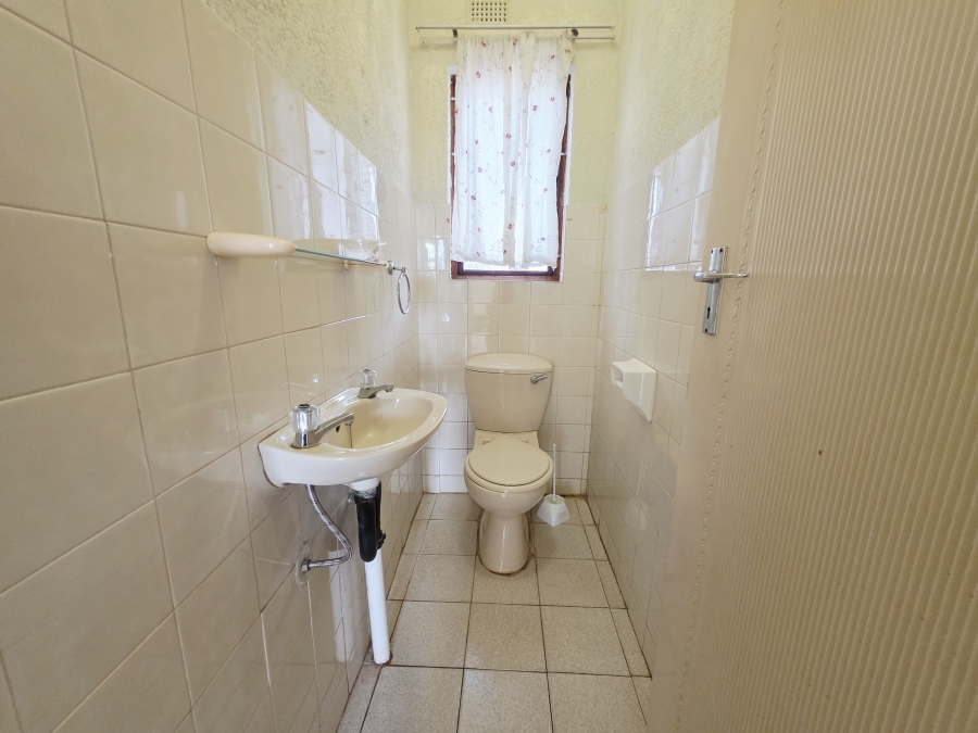 To Let 4 Bedroom Property for Rent in Kildare KwaZulu-Natal