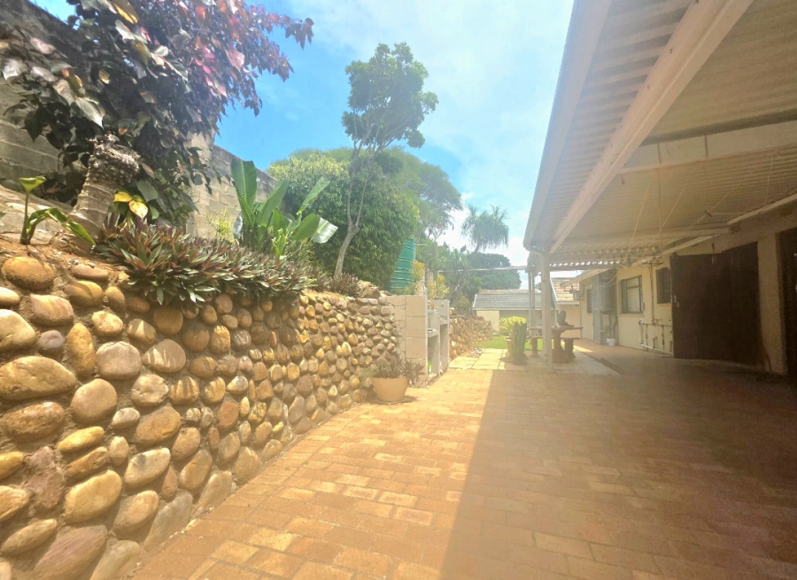 4 Bedroom Property for Sale in Athlone Park KwaZulu-Natal