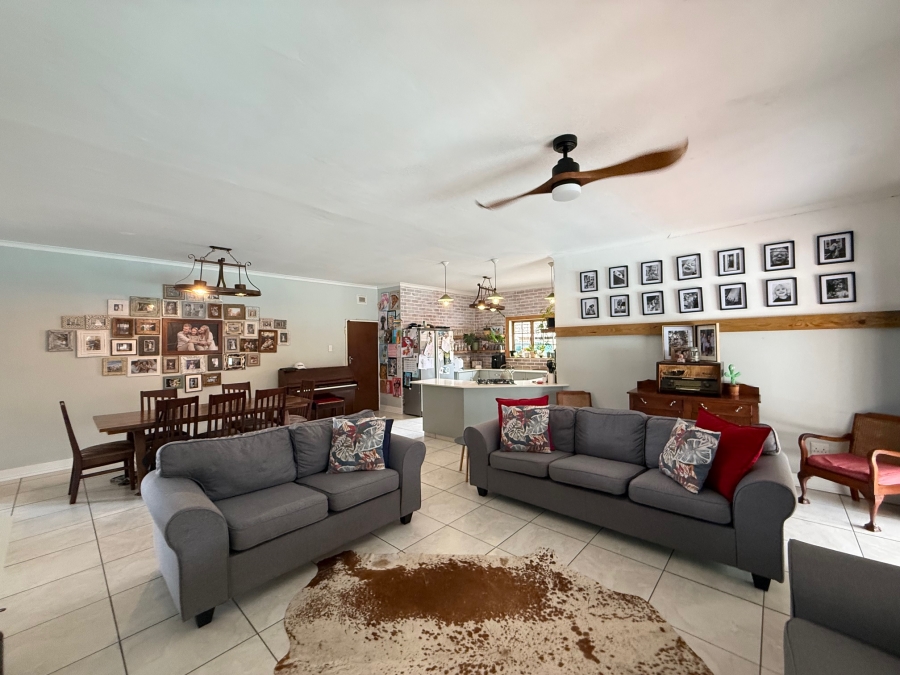 5 Bedroom Property for Sale in Panorama KwaZulu-Natal