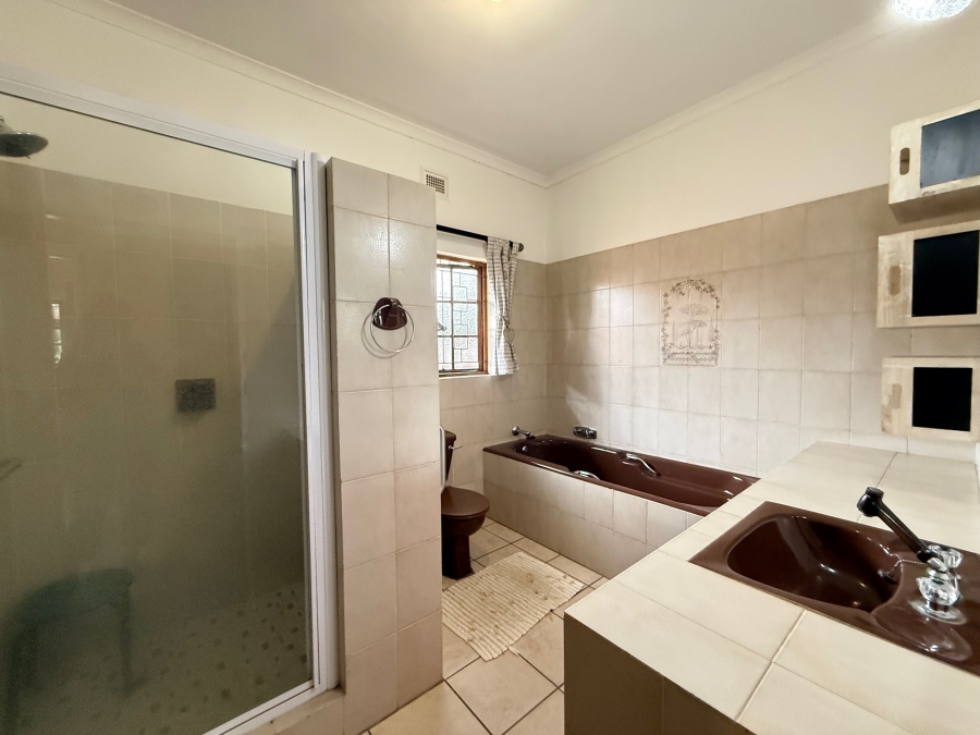 5 Bedroom Property for Sale in Panorama KwaZulu-Natal