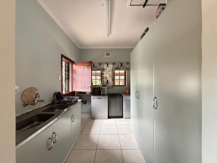 5 Bedroom Property for Sale in Panorama KwaZulu-Natal