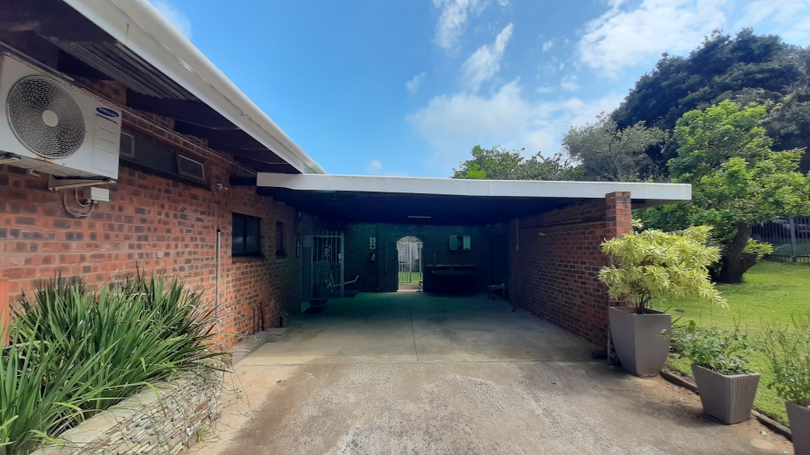 3 Bedroom Property for Sale in Salt Rock KwaZulu-Natal