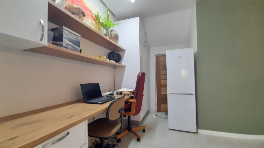 5 Bedroom Property for Sale in Dunkirk Estate KwaZulu-Natal