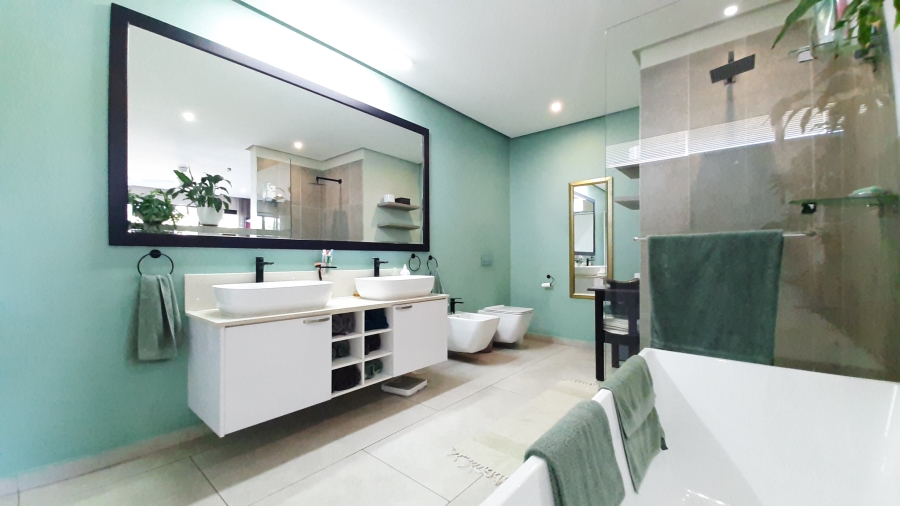 5 Bedroom Property for Sale in Dunkirk Estate KwaZulu-Natal