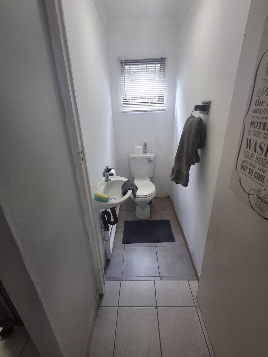 To Let 1 Bedroom Property for Rent in Glen Hills KwaZulu-Natal