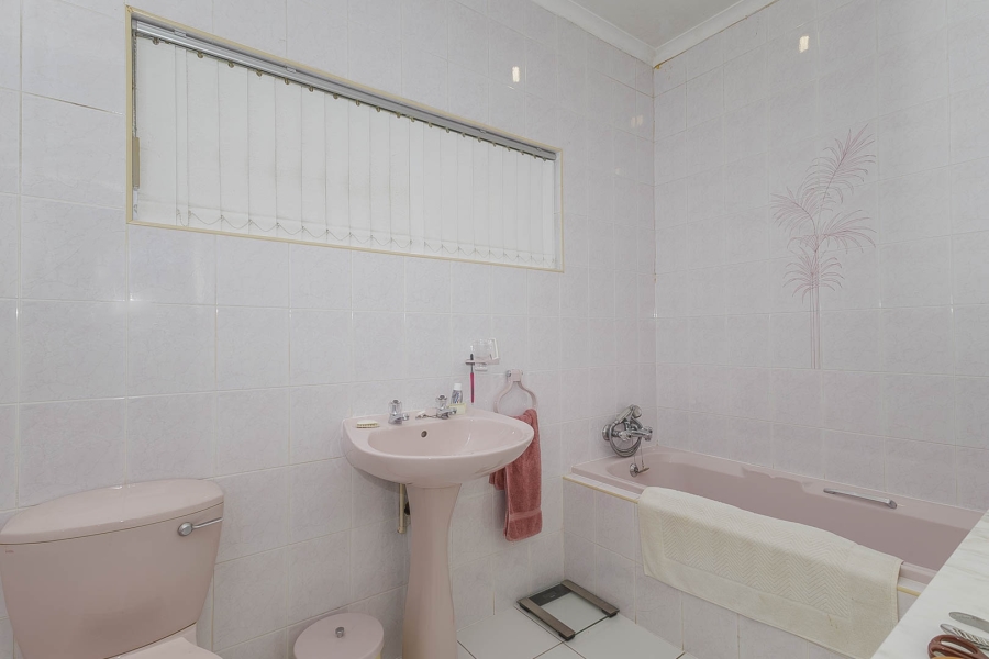 4 Bedroom Property for Sale in Dawncliffe KwaZulu-Natal