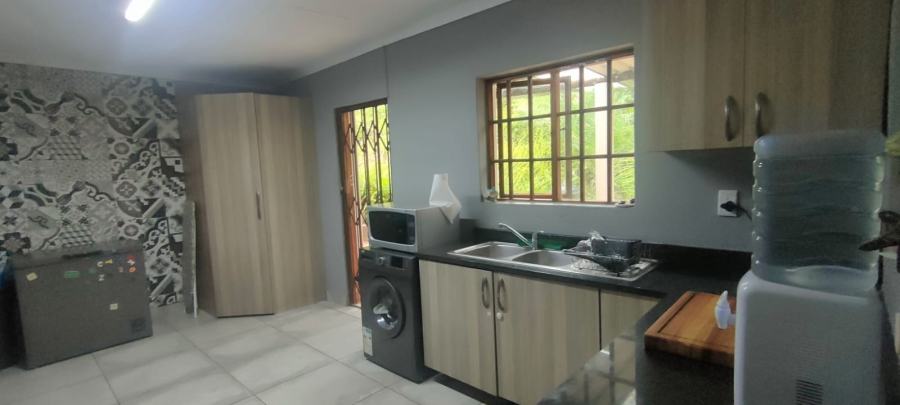 4 Bedroom Property for Sale in Crestview KwaZulu-Natal