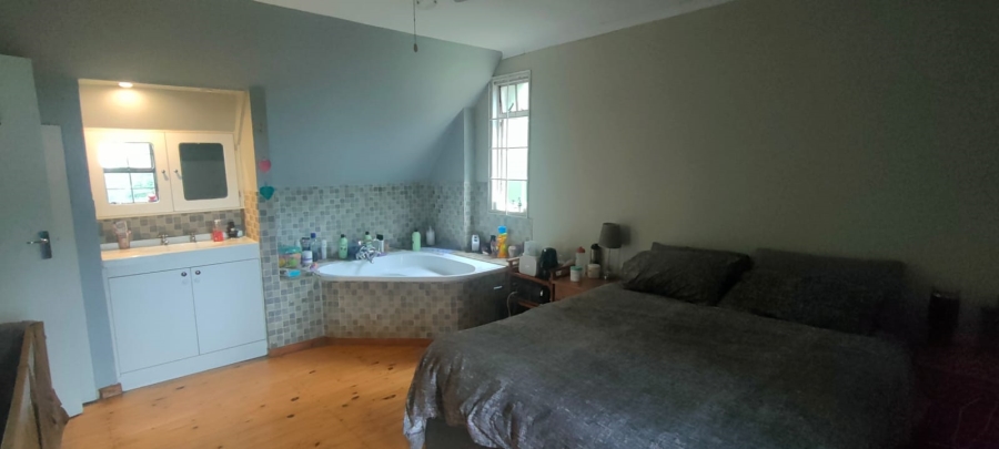 4 Bedroom Property for Sale in Crestview KwaZulu-Natal