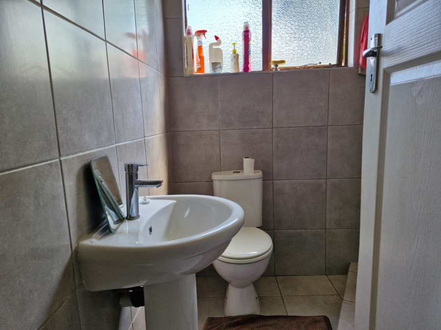 To Let 2 Bedroom Property for Rent in Bellair KwaZulu-Natal
