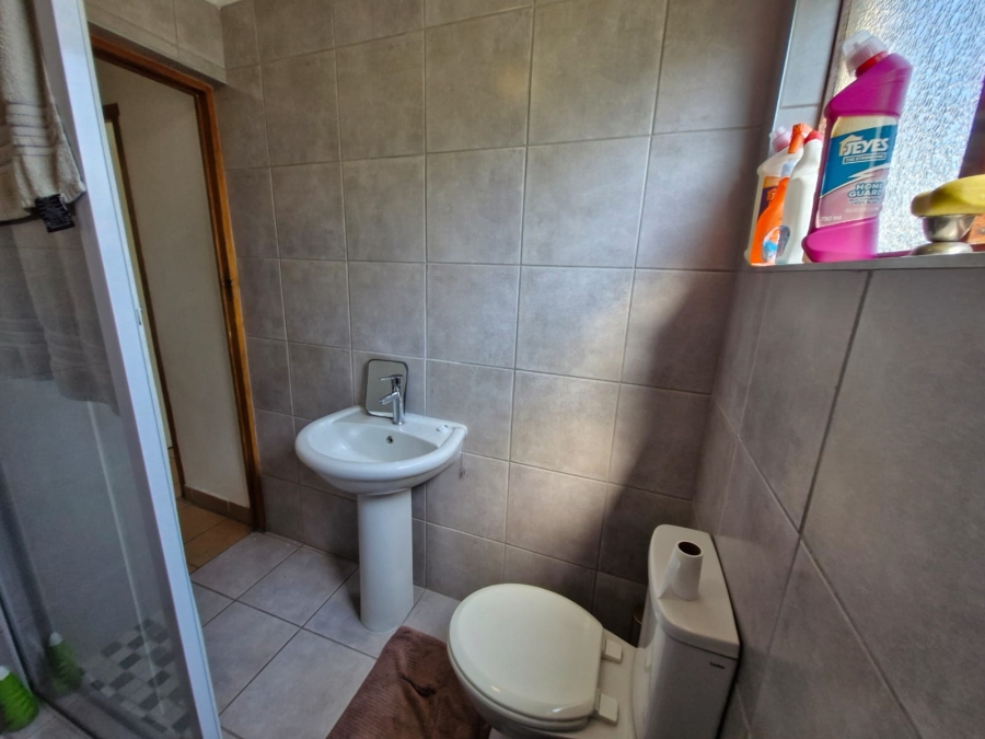 To Let 2 Bedroom Property for Rent in Bellair KwaZulu-Natal