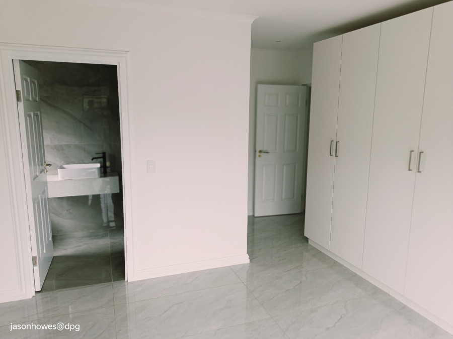 4 Bedroom Property for Sale in Cotswold Downs Estates KwaZulu-Natal