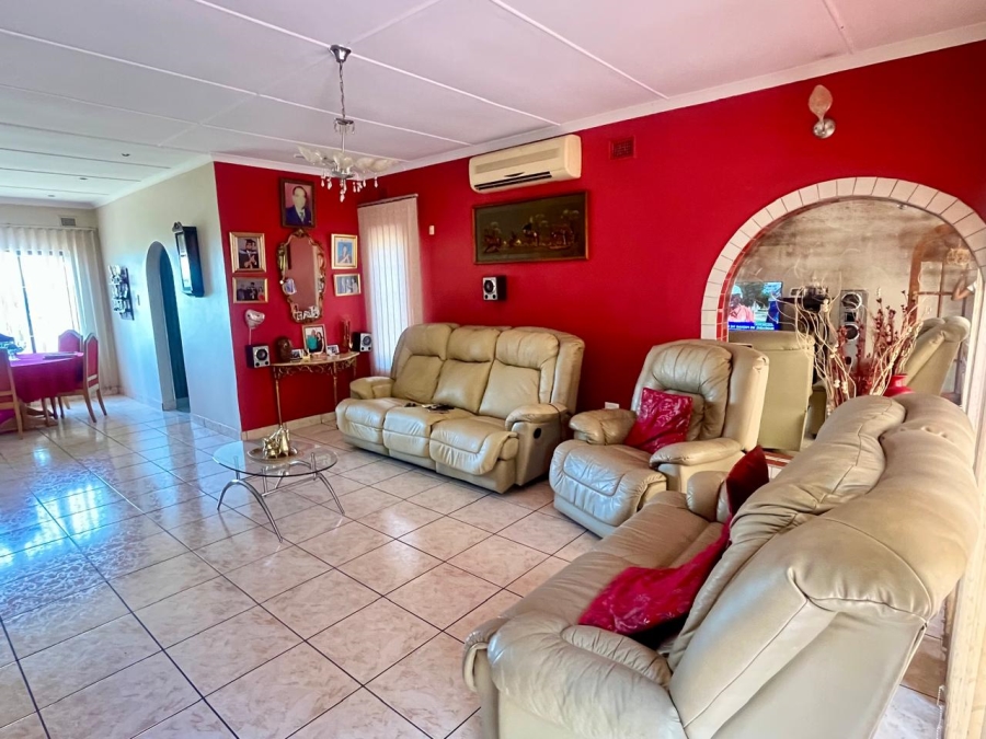 4 Bedroom Property for Sale in Burlington Heights KwaZulu-Natal