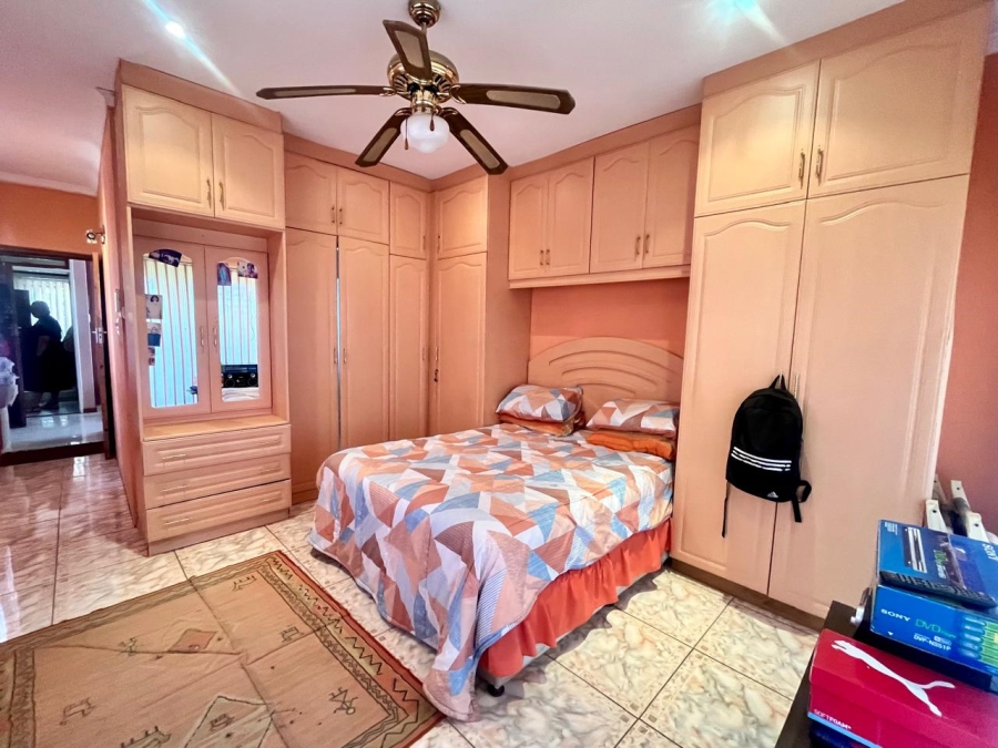 4 Bedroom Property for Sale in Burlington Heights KwaZulu-Natal