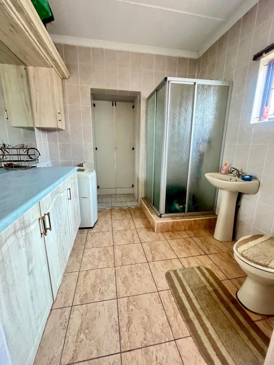 4 Bedroom Property for Sale in Burlington Heights KwaZulu-Natal