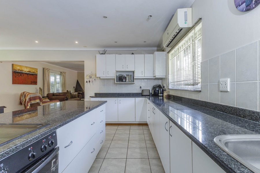 5 Bedroom Property for Sale in Forest Hills KwaZulu-Natal