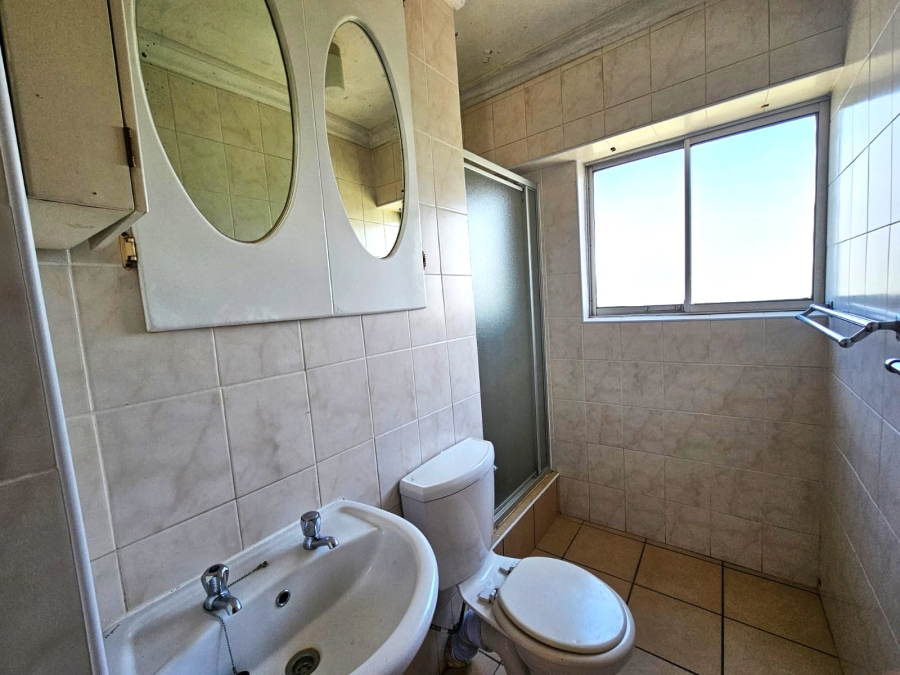 To Let 2 Bedroom Property for Rent in Amanzimtoti KwaZulu-Natal