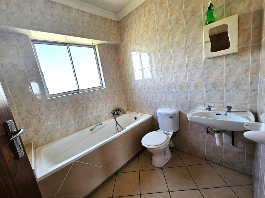 To Let 2 Bedroom Property for Rent in Amanzimtoti KwaZulu-Natal