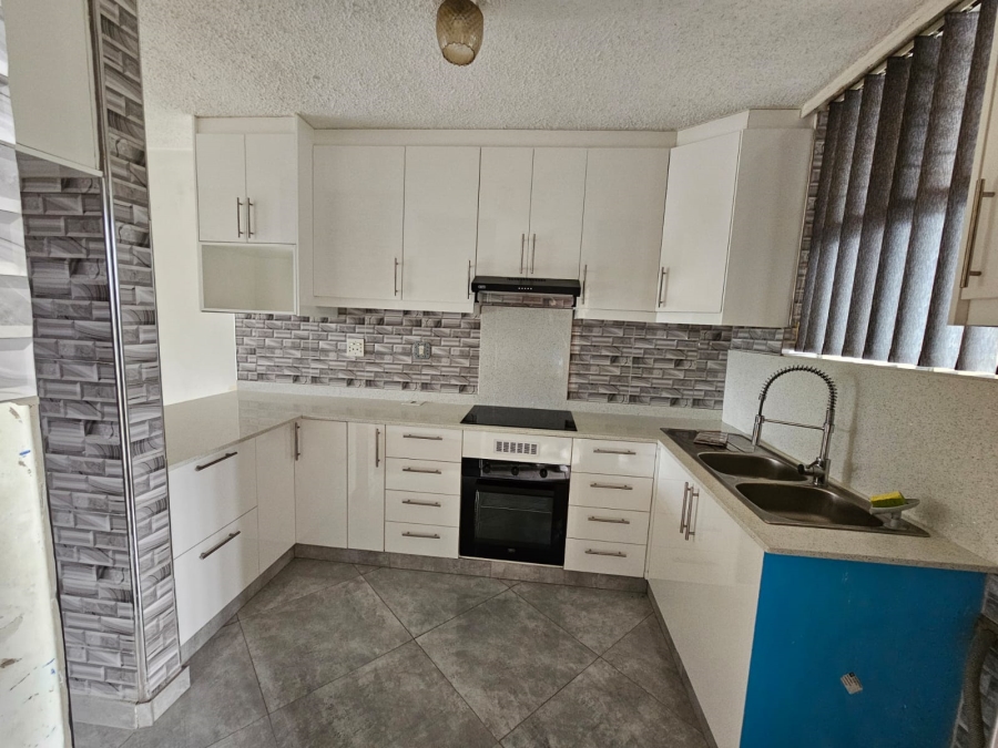 To Let 2 Bedroom Property for Rent in Doonside KwaZulu-Natal