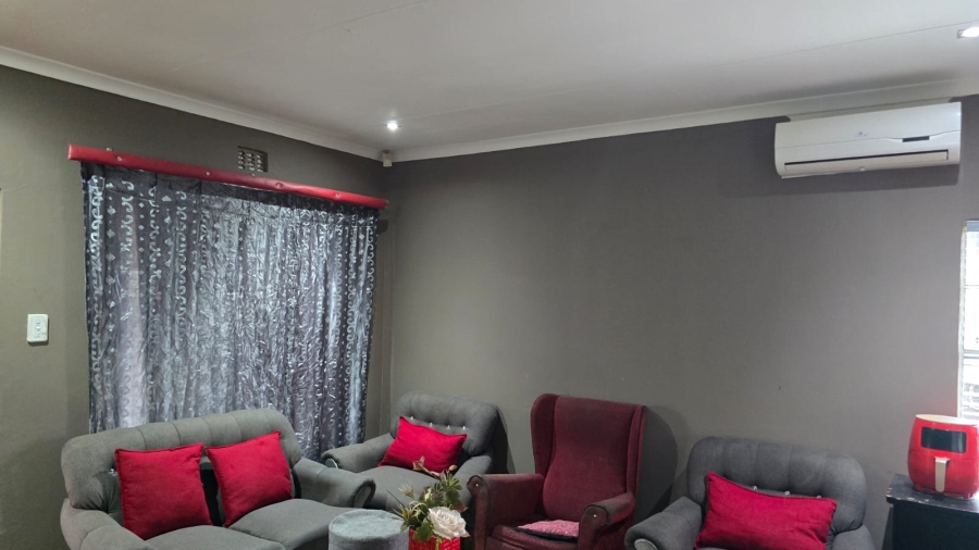 3 Bedroom Property for Sale in Woodlands KwaZulu-Natal