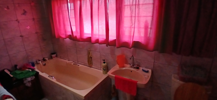 To Let 3 Bedroom Property for Rent in Hillary KwaZulu-Natal