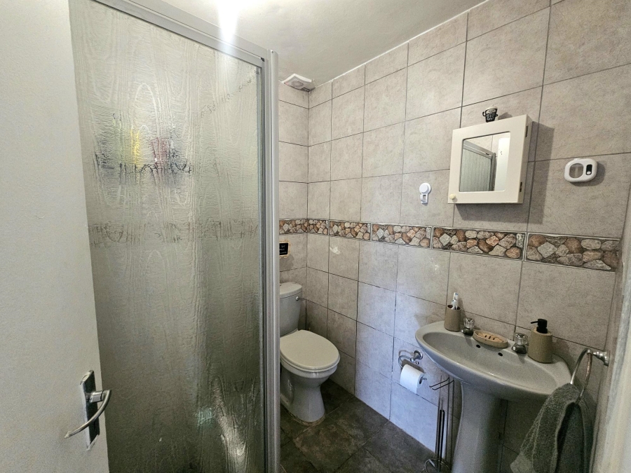 To Let 2 Bedroom Property for Rent in Ocean View KwaZulu-Natal