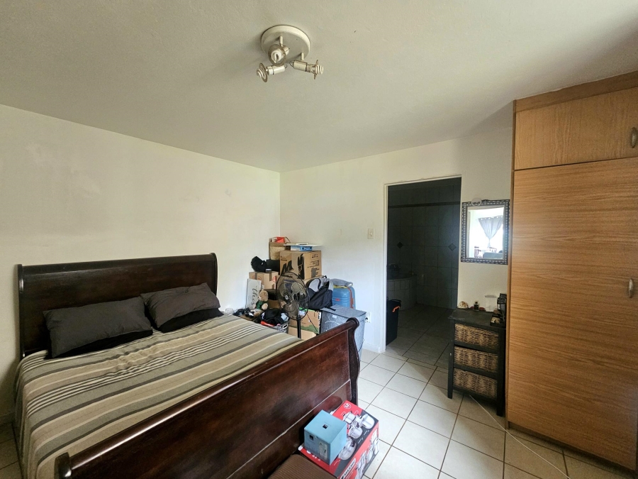 To Let 2 Bedroom Property for Rent in Ocean View KwaZulu-Natal