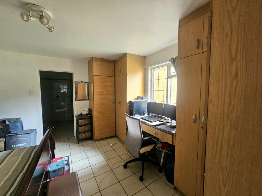 To Let 2 Bedroom Property for Rent in Ocean View KwaZulu-Natal