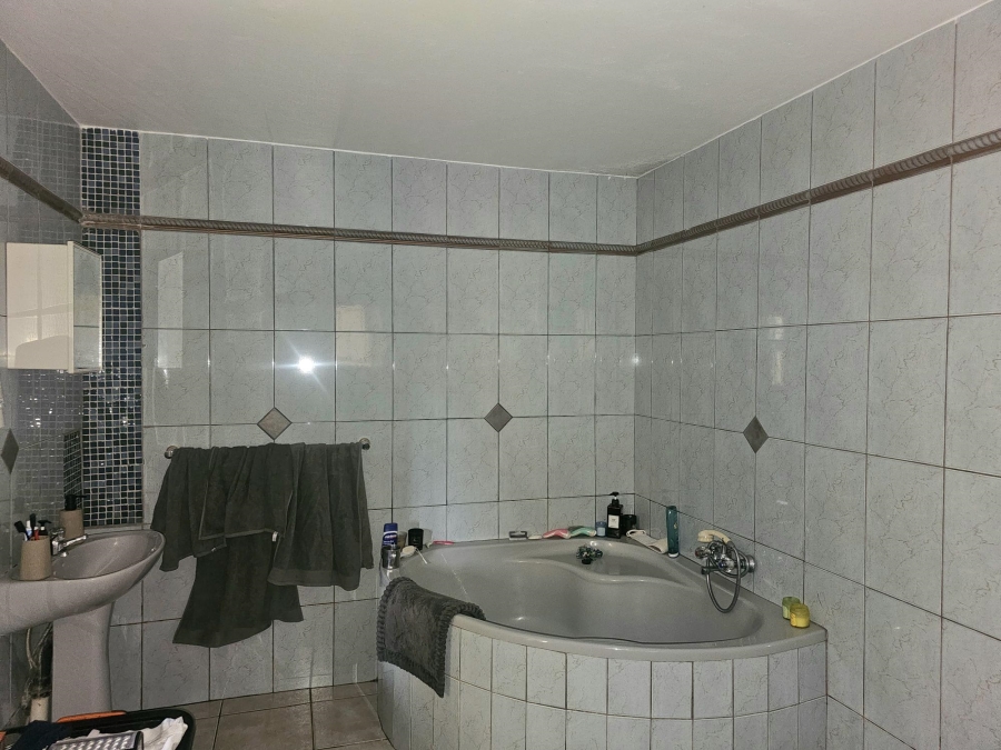 To Let 2 Bedroom Property for Rent in Ocean View KwaZulu-Natal