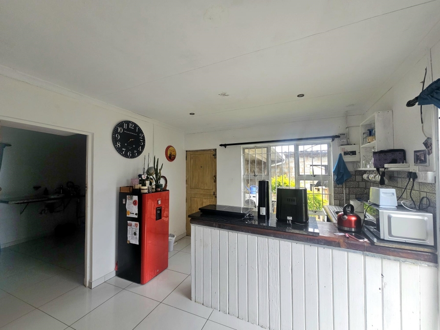 To Let 1 Bedroom Property for Rent in Brighton Beach KwaZulu-Natal