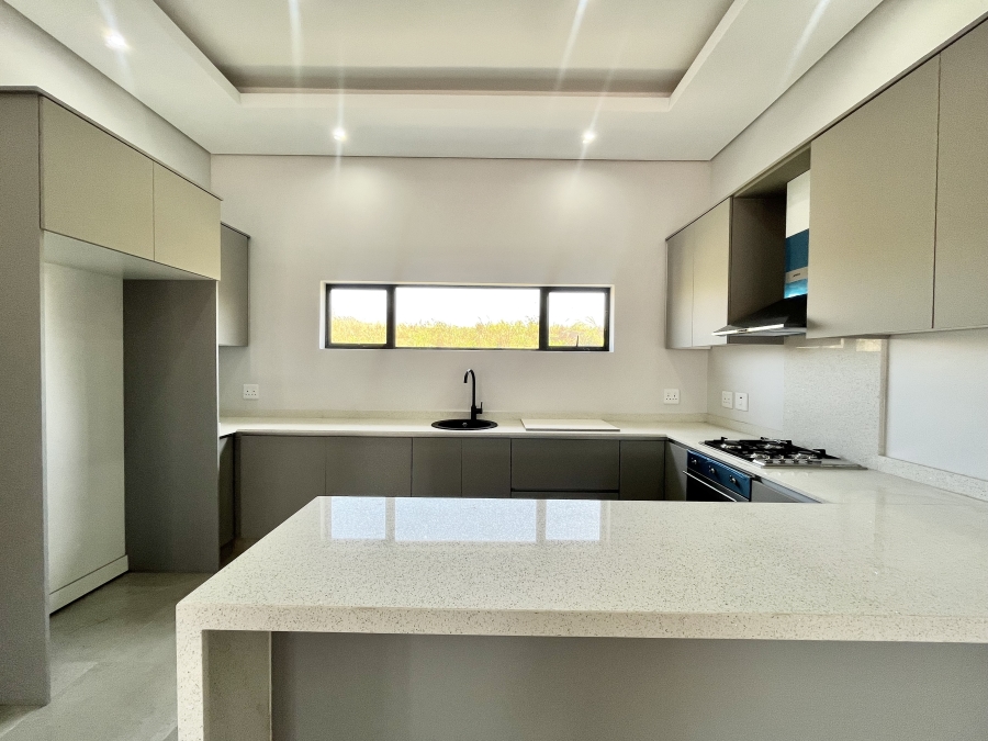 To Let 3 Bedroom Property for Rent in Palm Lakes Estate KwaZulu-Natal