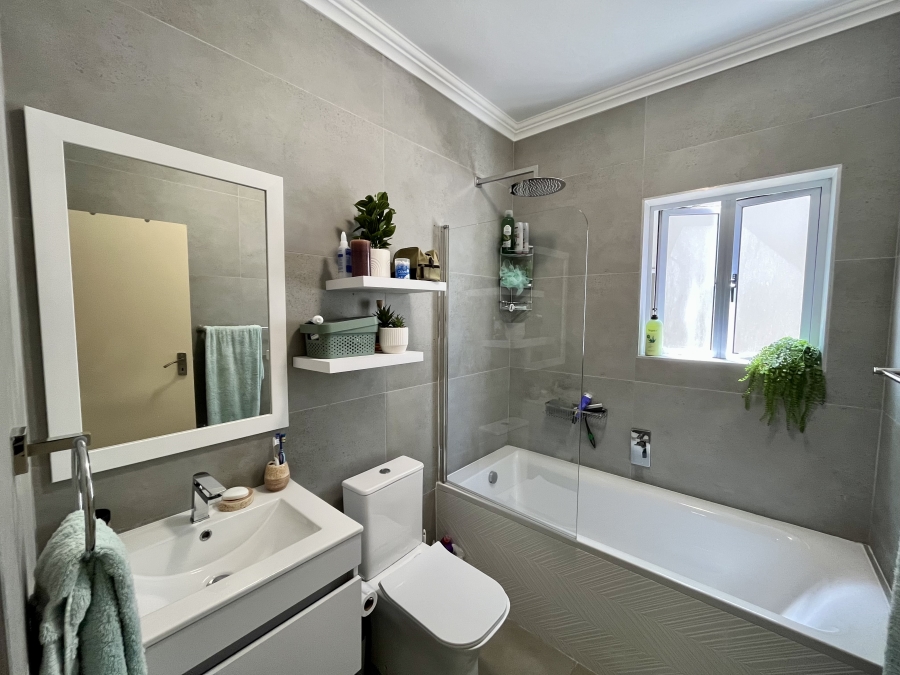 2 Bedroom Property for Sale in Sheffield Beach KwaZulu-Natal