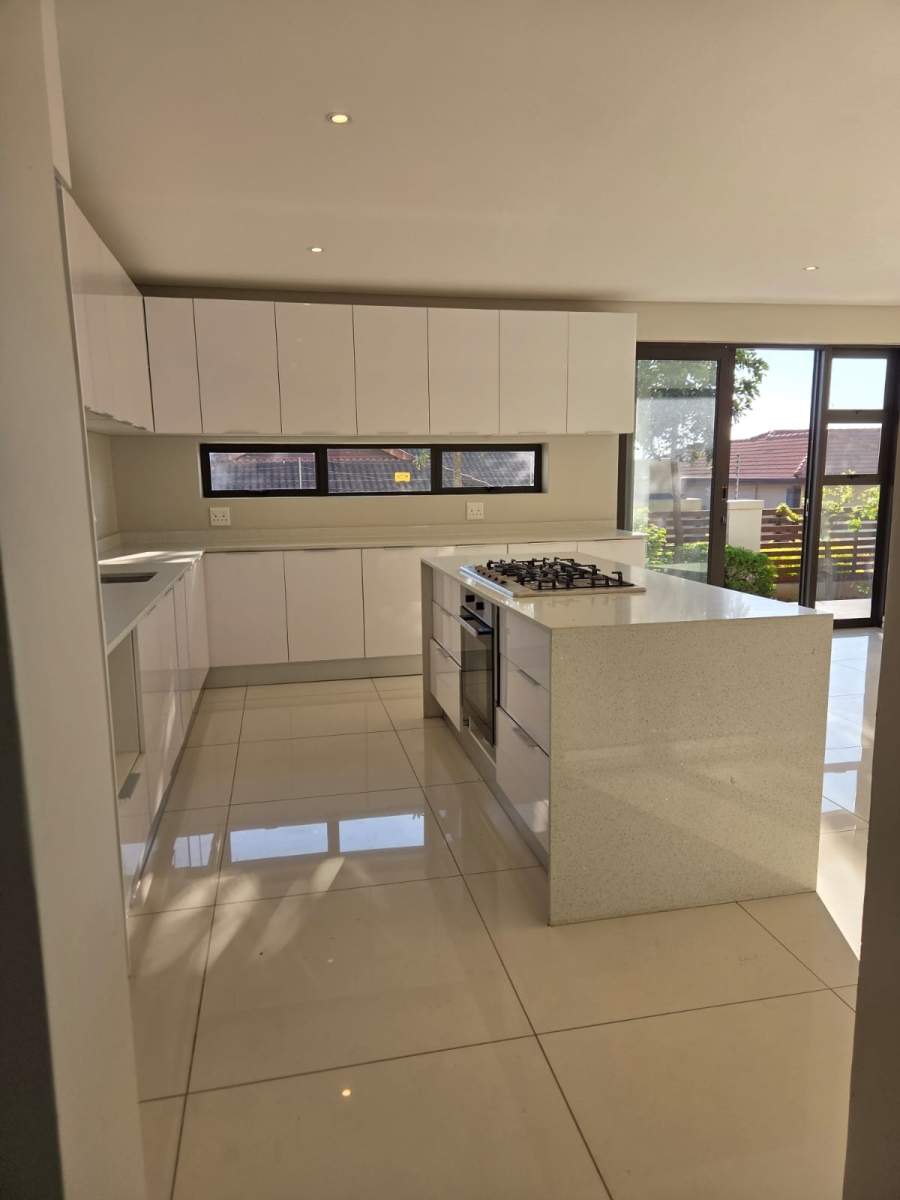 5 Bedroom Property for Sale in Izinga KwaZulu-Natal