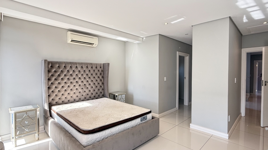 5 Bedroom Property for Sale in Izinga KwaZulu-Natal