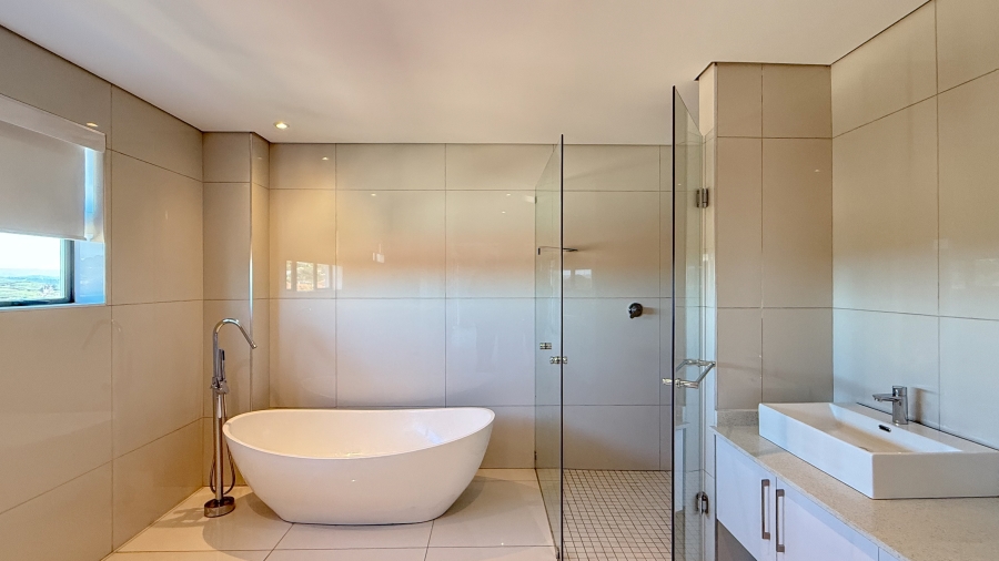 5 Bedroom Property for Sale in Izinga KwaZulu-Natal