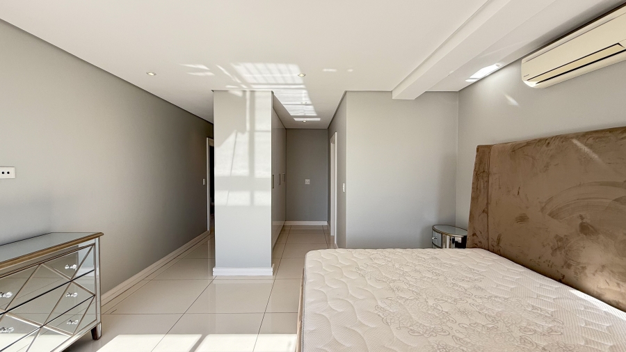 6 Bedroom Property for Sale in Izinga KwaZulu-Natal