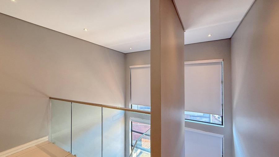 6 Bedroom Property for Sale in Izinga KwaZulu-Natal