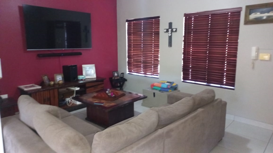 To Let 3 Bedroom Property for Rent in Meer En See KwaZulu-Natal