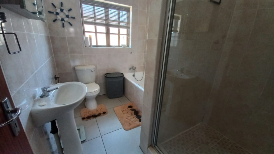 To Let 3 Bedroom Property for Rent in Meer En See KwaZulu-Natal