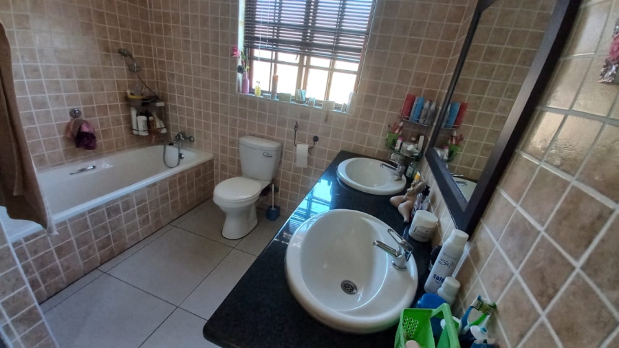 To Let 3 Bedroom Property for Rent in Meer En See KwaZulu-Natal