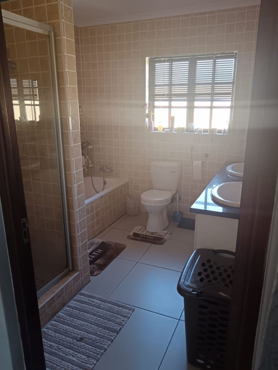 To Let 3 Bedroom Property for Rent in Meer En See KwaZulu-Natal