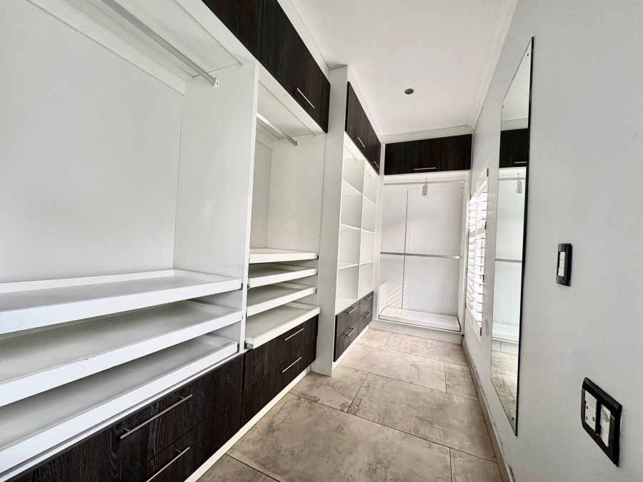 6 Bedroom Property for Sale in Umhlanga KwaZulu-Natal