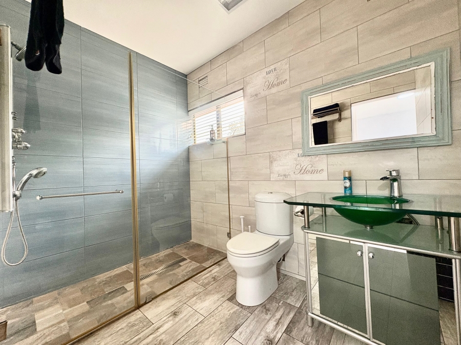 6 Bedroom Property for Sale in Umhlanga KwaZulu-Natal