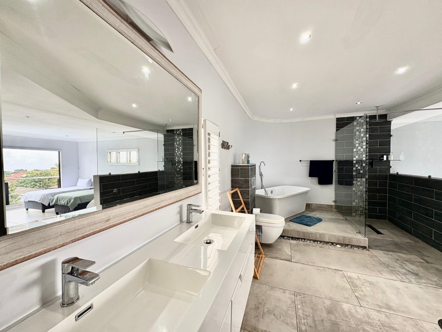 6 Bedroom Property for Sale in Umhlanga KwaZulu-Natal