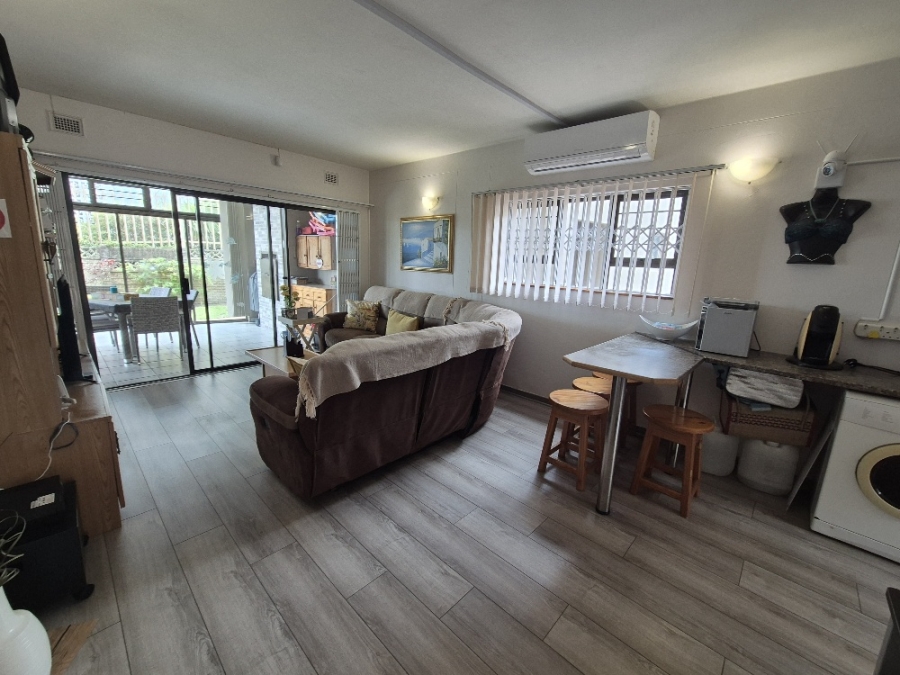 2 Bedroom Property for Sale in Manaba Beach KwaZulu-Natal